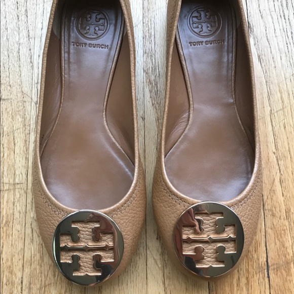 TORY BURCH TAN LEATHER BALLET FLATS - Picture 2 of 5